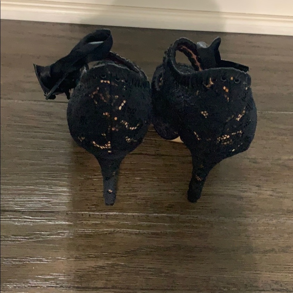 Heels - Picture 3 of 3